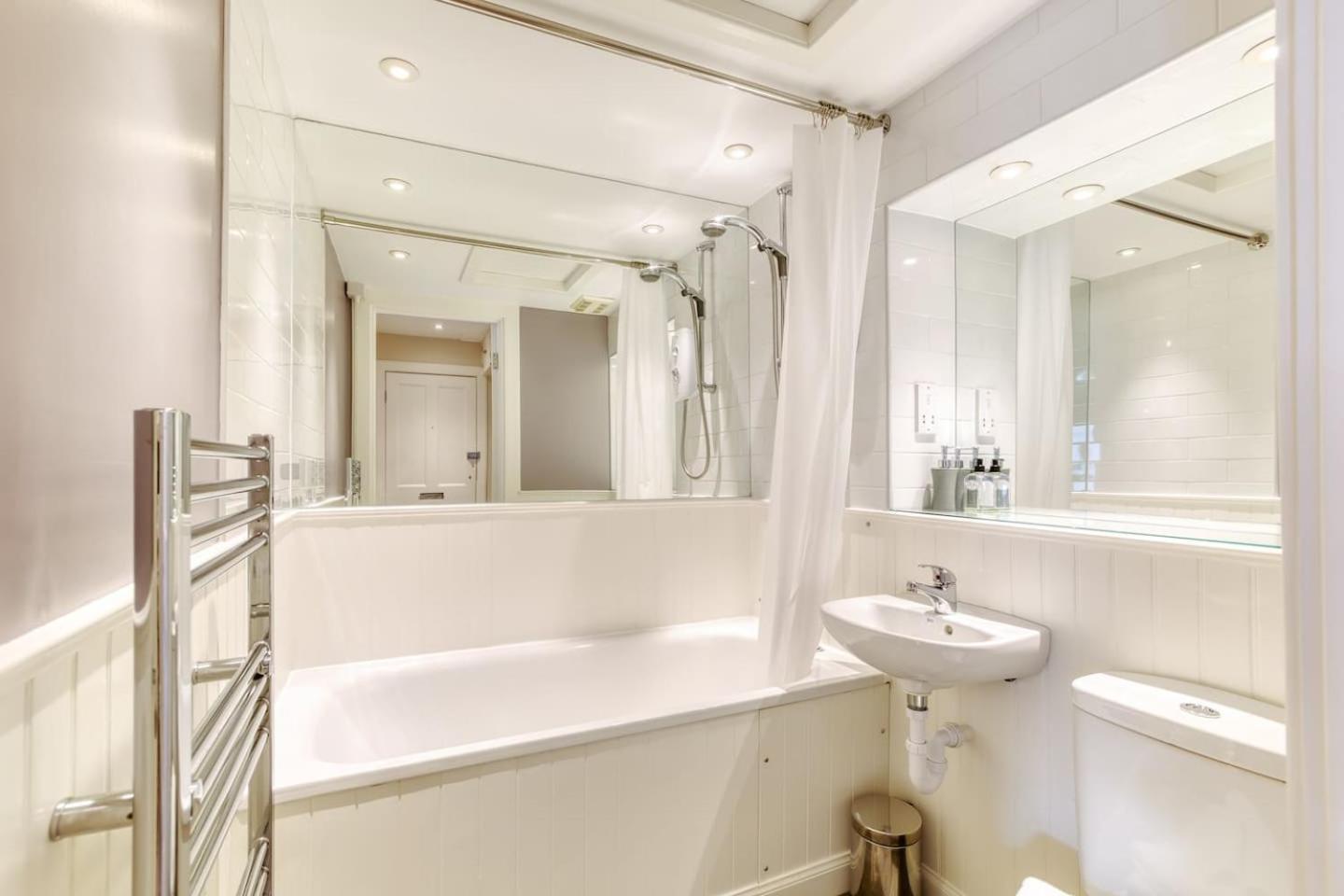 West Port - 2Br In The Heart Of The Old Town Just Off The Grassmarket Edinburgh Exterior photo