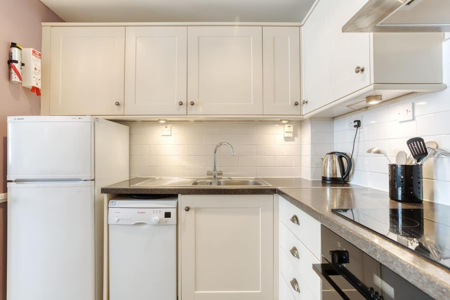 West Port - 2Br In The Heart Of The Old Town Just Off The Grassmarket Edinburgh Exterior photo