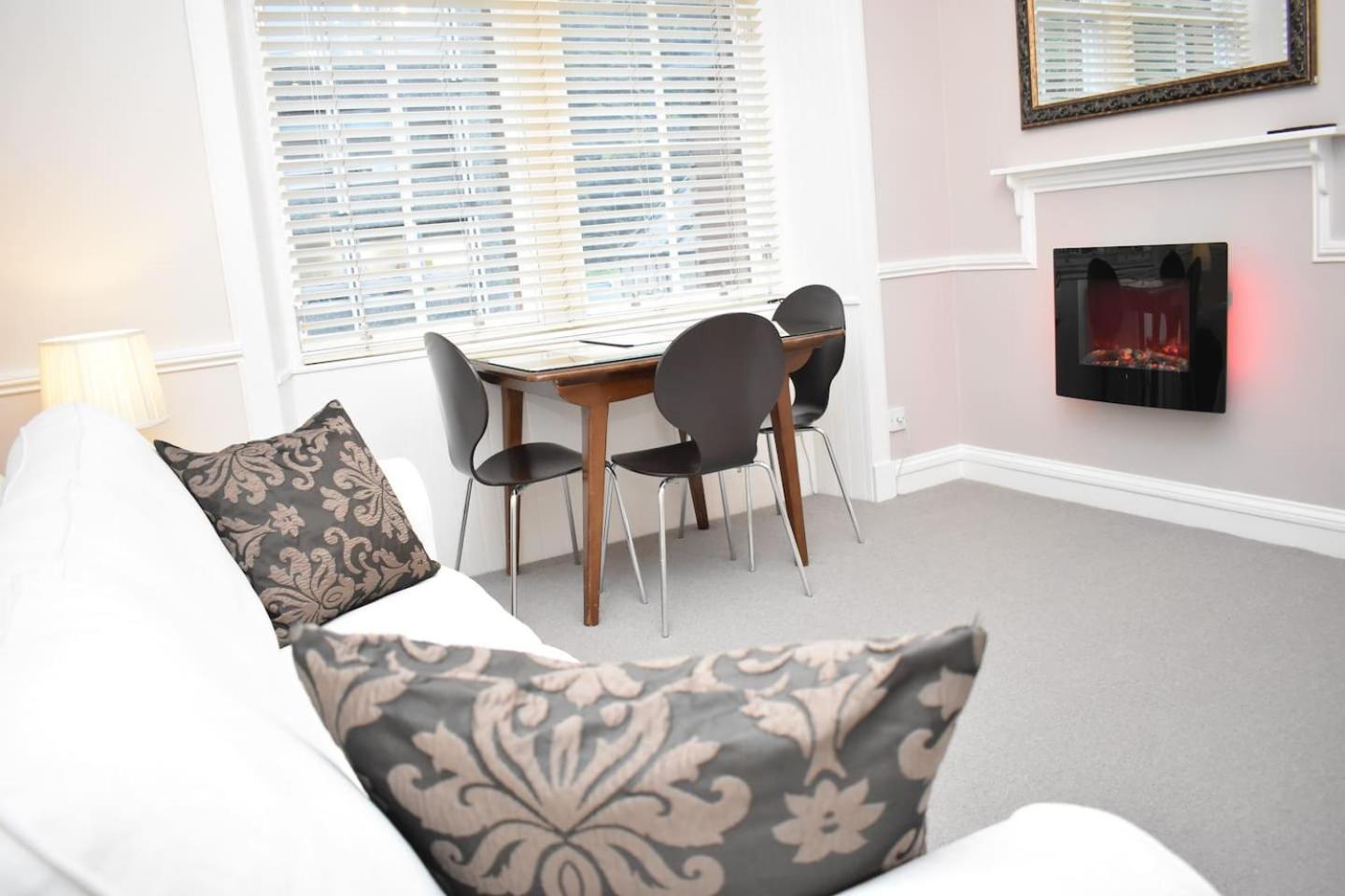 West Port - 2Br In The Heart Of The Old Town Just Off The Grassmarket Edinburgh Exterior photo