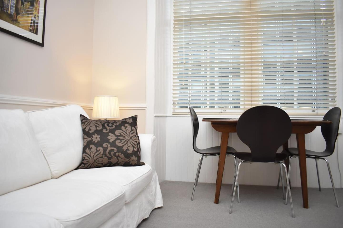 West Port - 2Br In The Heart Of The Old Town Just Off The Grassmarket Edinburgh Exterior photo