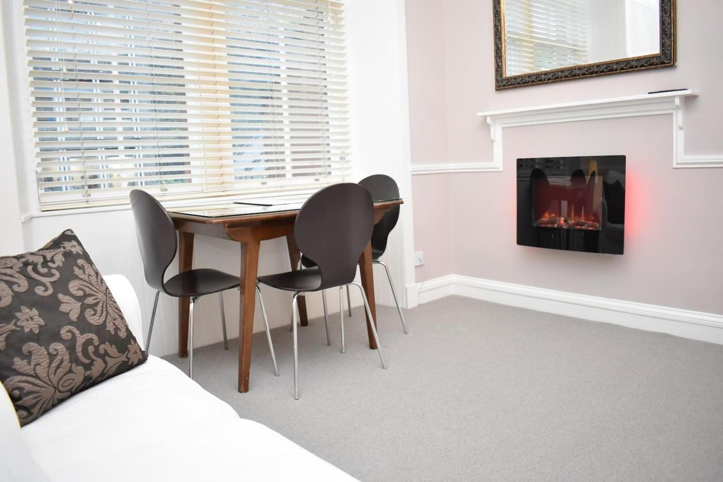 West Port - 2Br In The Heart Of The Old Town Just Off The Grassmarket Edinburgh Exterior photo