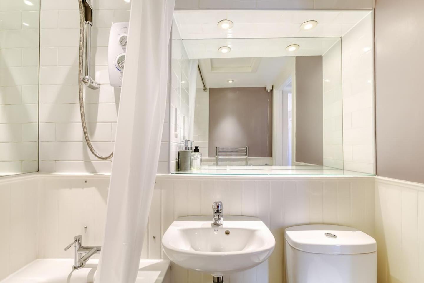 West Port - 2Br In The Heart Of The Old Town Just Off The Grassmarket Edinburgh Exterior photo