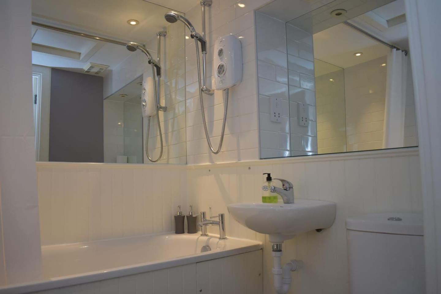West Port - 2Br In The Heart Of The Old Town Just Off The Grassmarket Edinburgh Exterior photo
