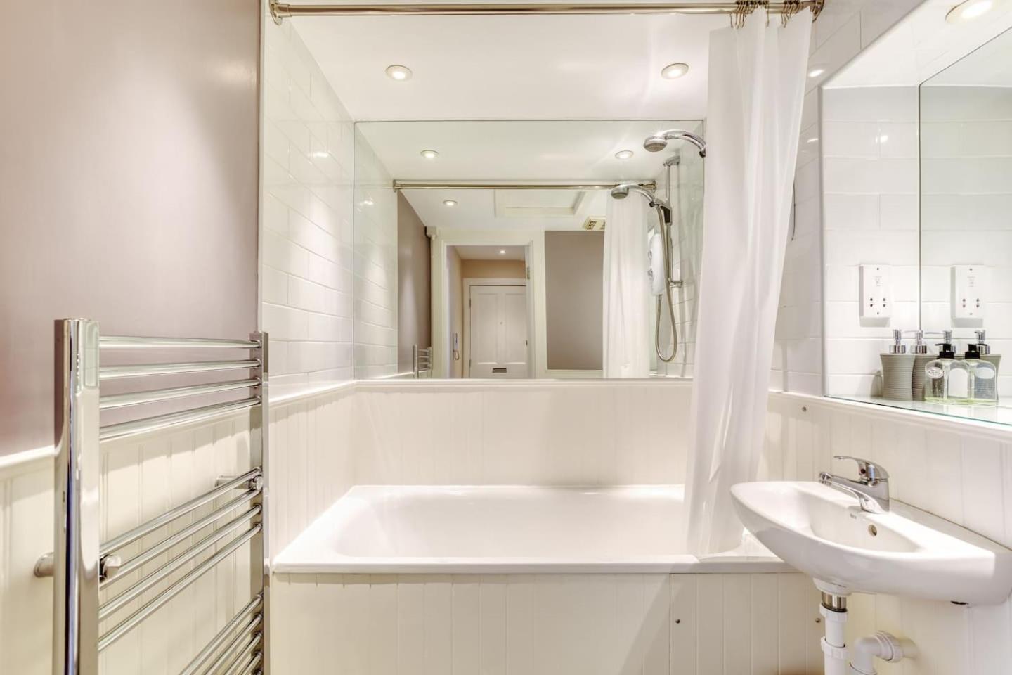West Port - 2Br In The Heart Of The Old Town Just Off The Grassmarket Edinburgh Exterior photo